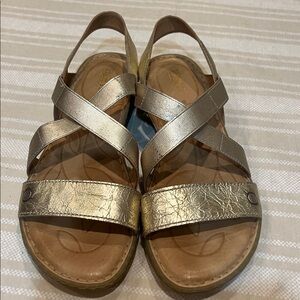 Born Gold Metallic Sandals size 10 women’s